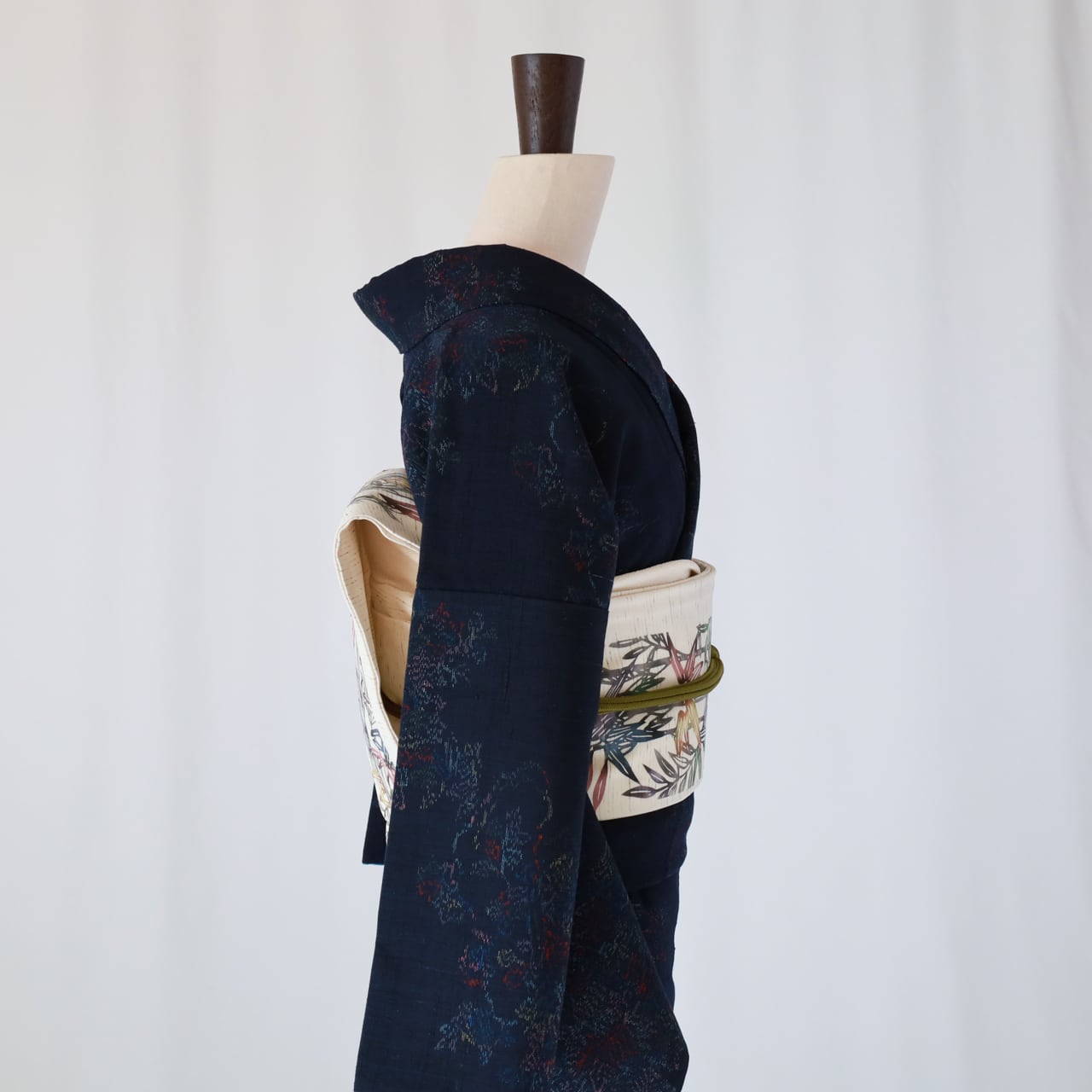 美品　一つ紋　手織り真綿紬着物/裄69 トールサイズ　水色　c84 美品 一つ紋 手織り真綿紬着物/裄69 トールサイズ 水色 c84