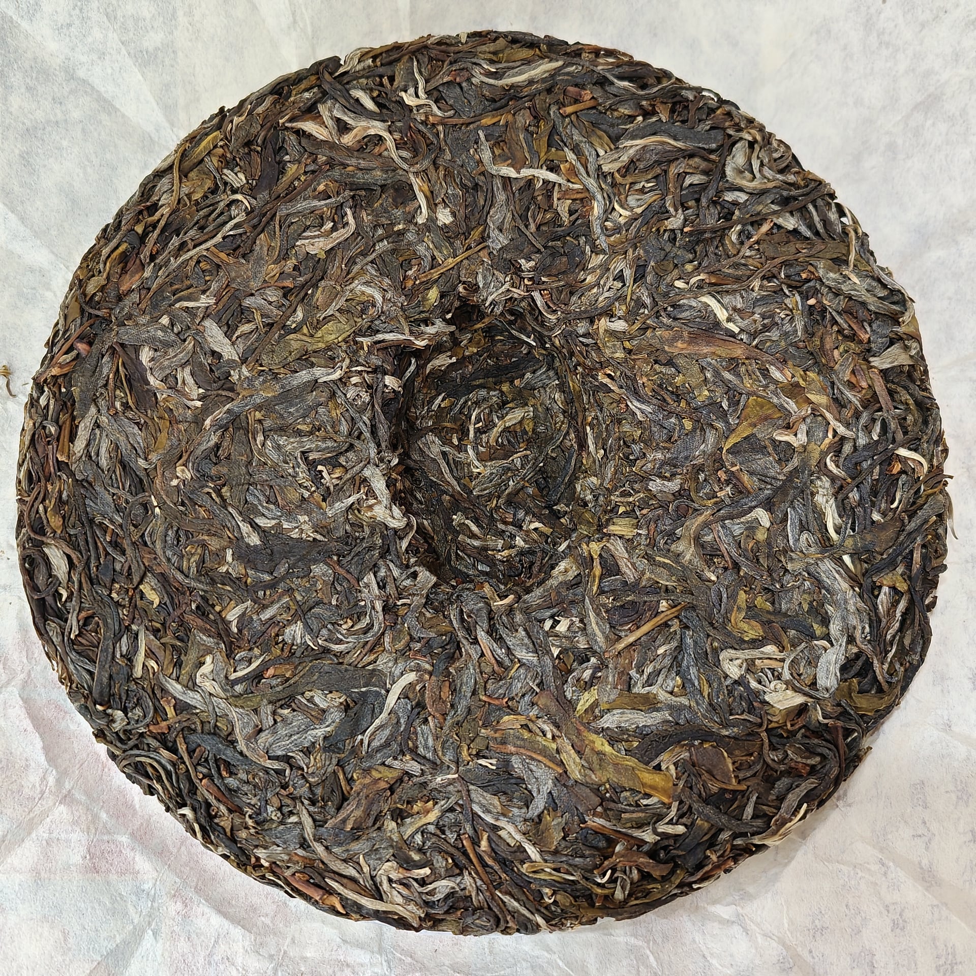 普洱茶 易武彎弓金竹林 高幹 2025年春 餅1枚 | 中国茶専門店 Tea Happiness