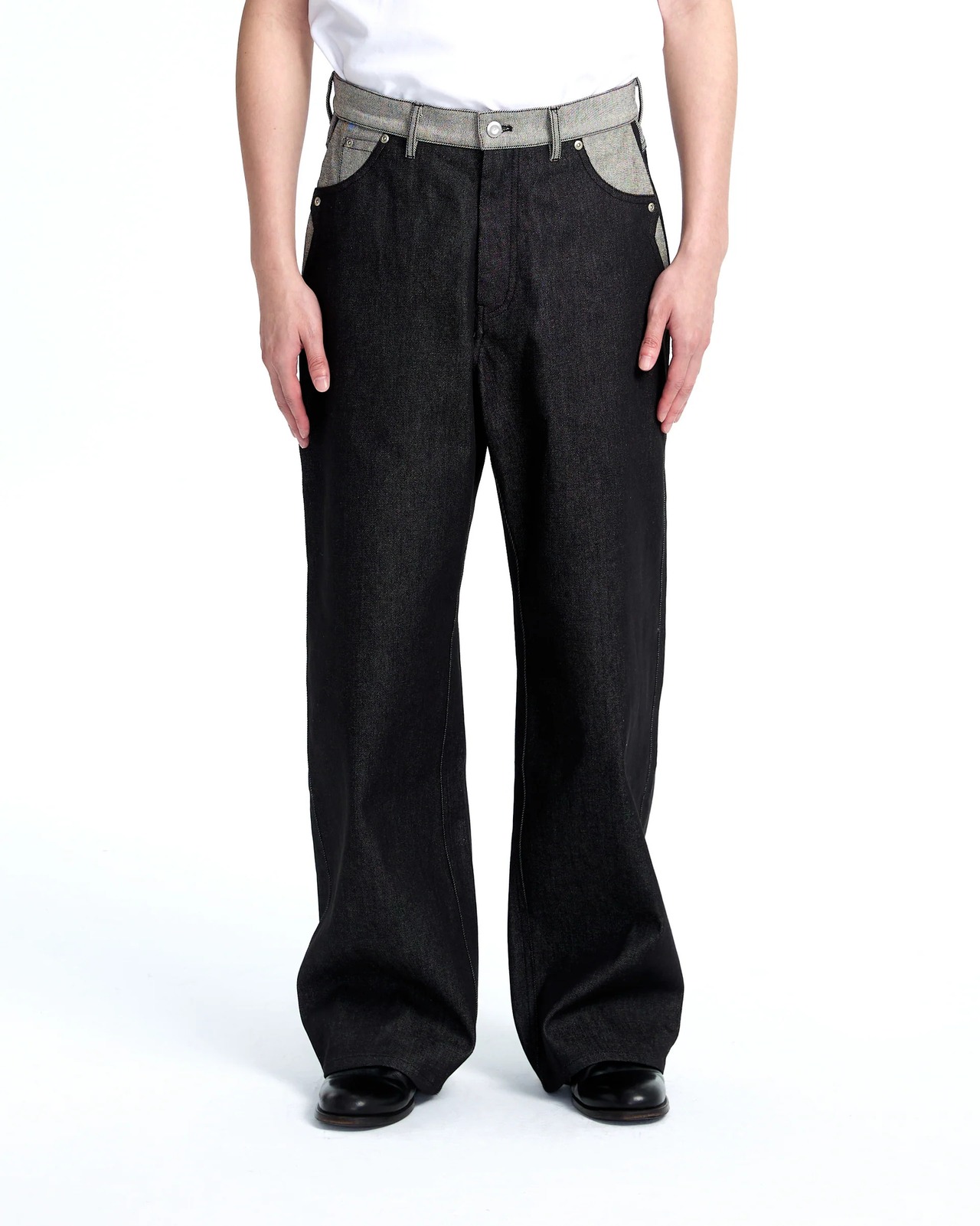 PLATEAU STUDIO / Curvy raw denim