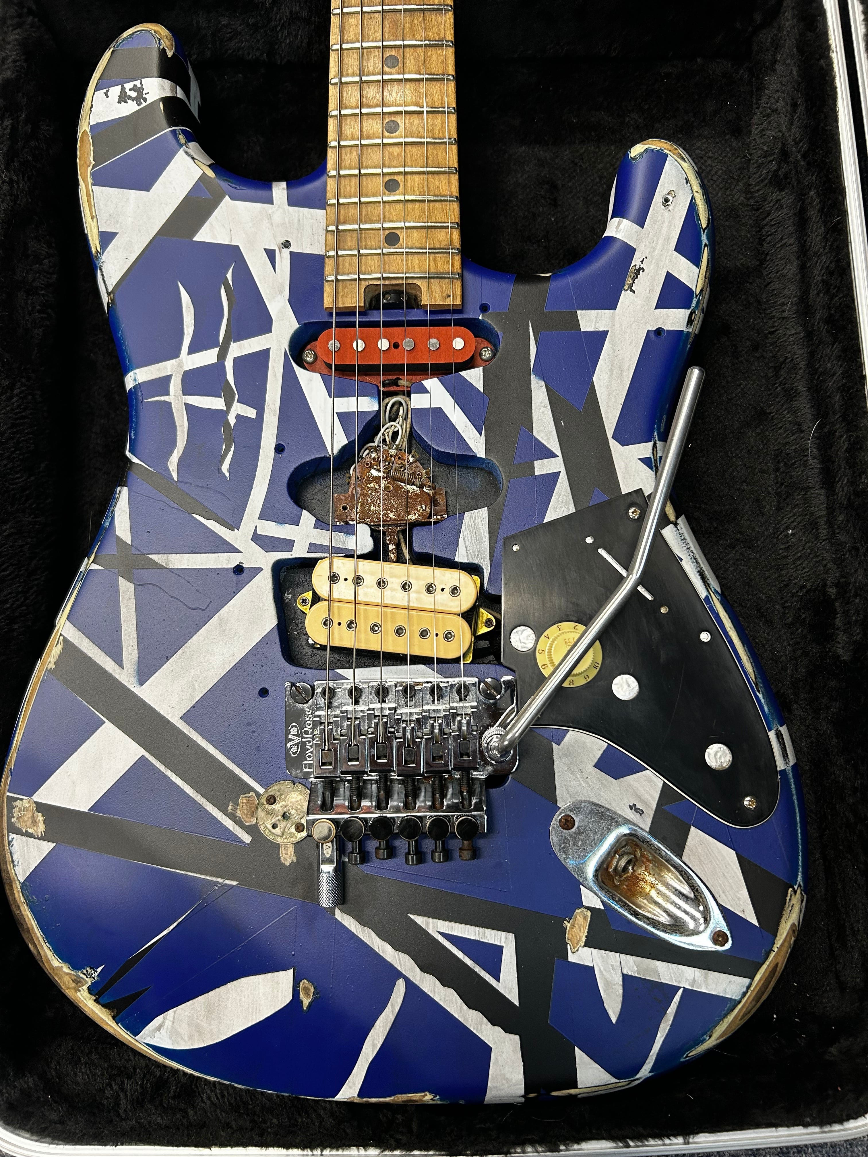 bloody scary!拘りのリバースヘッドに1ハムフロイドローズ！スカル