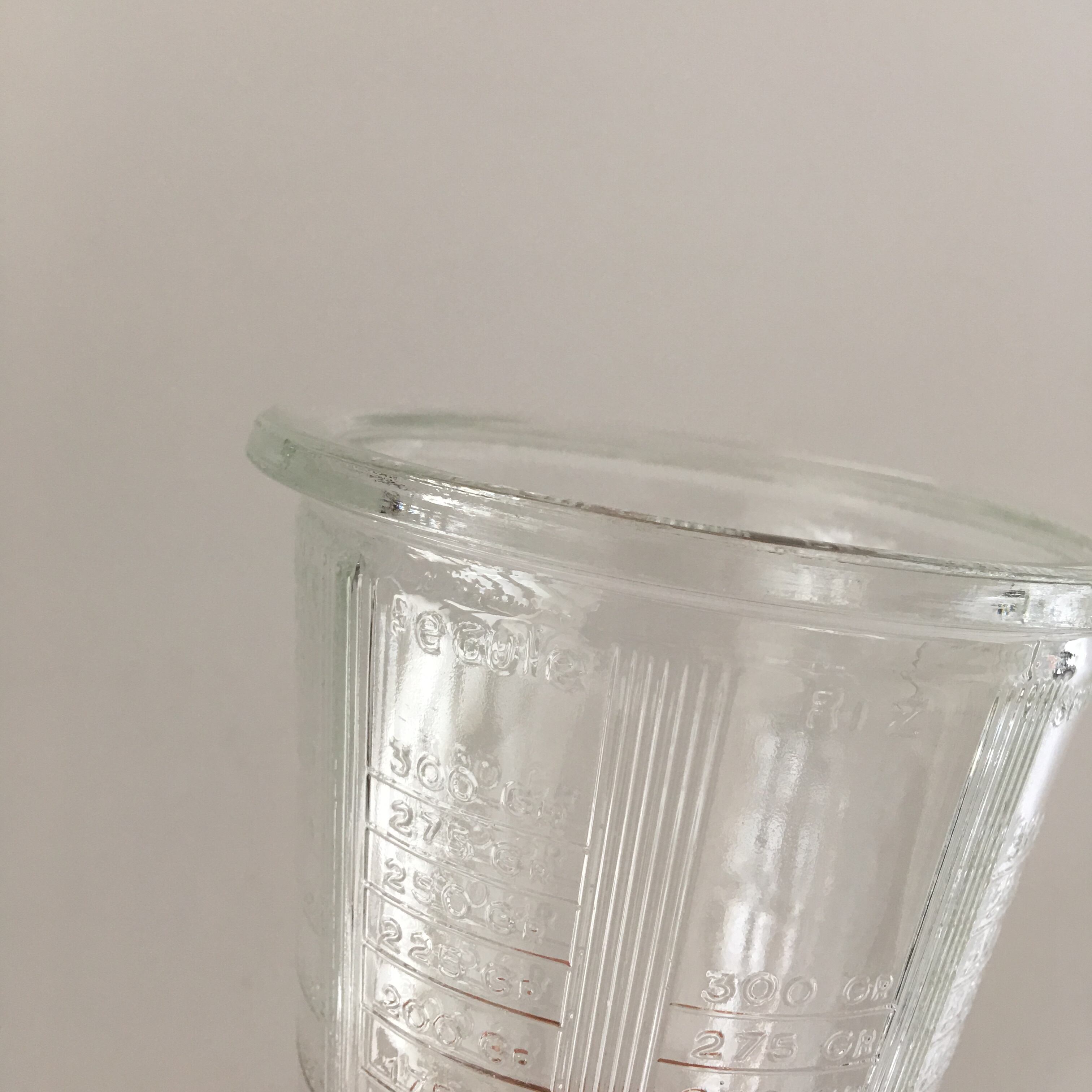 メジャーカップ フランス アンティーク ブロカント | Avec le temps