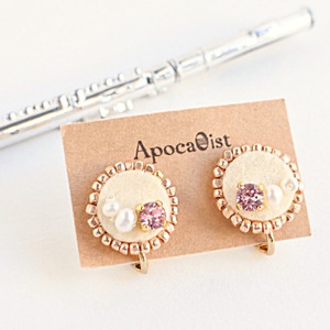 フルートのキーパッドのビジューイヤリング (PNK : S) F-003 Flute key pads  earrings with pearls and Swarovski (PNK : S)