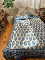 03.爽やかなブルー　草花模様　シングルサイズ　ブロックプリントキルト　インドのお布団　
