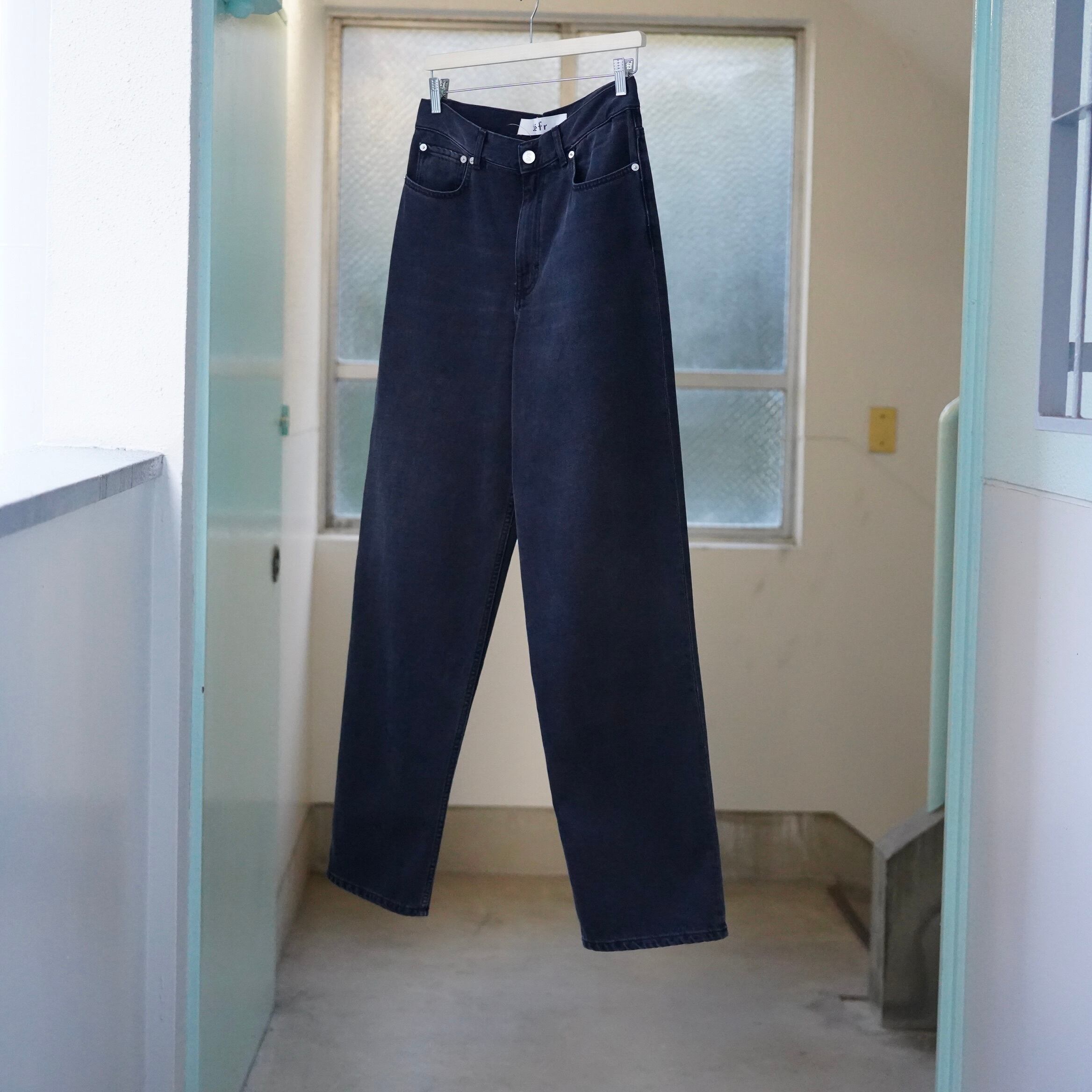 Sefr (セファ) / WIDE CUT JEANS CREASED BLACK WASH | aboutfukuoka