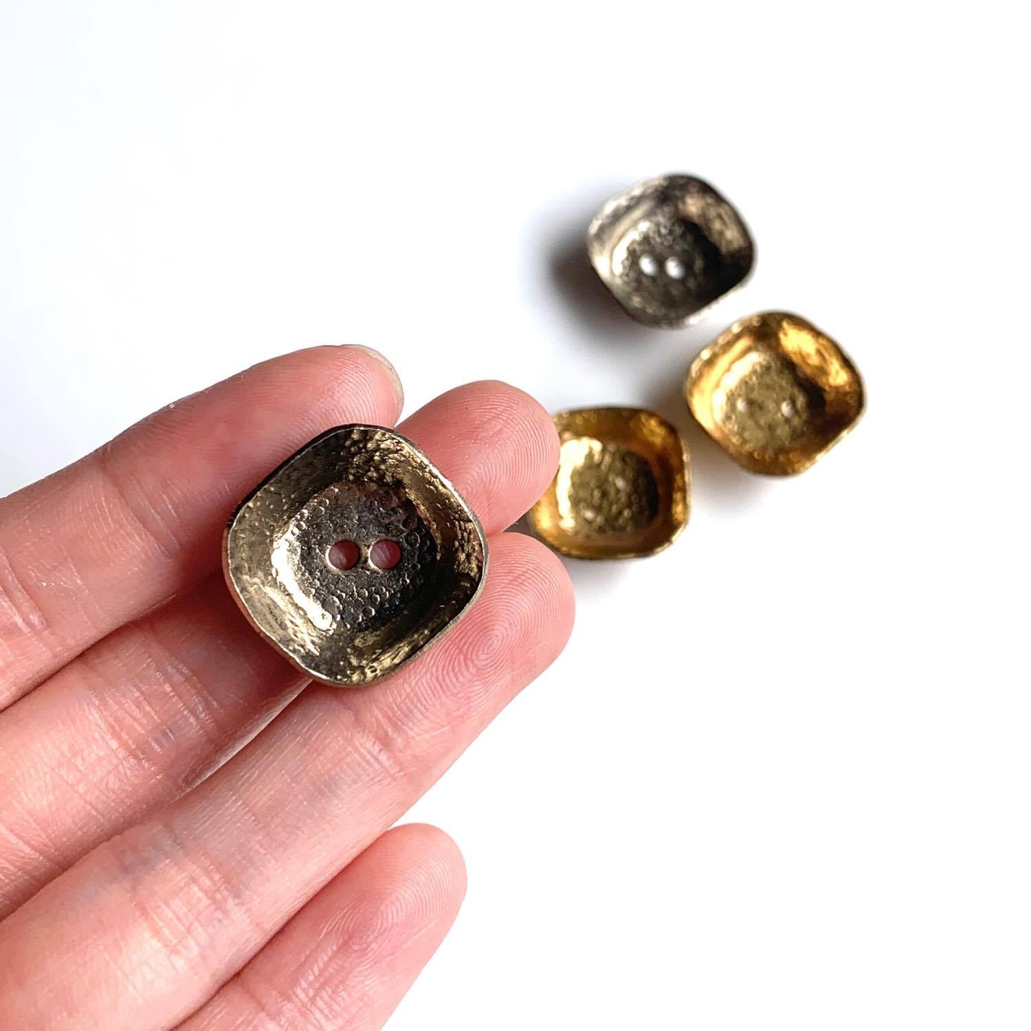 最終入荷〉50'sお椀型スクエアヴィンテージボタンS（22mm） | Dua