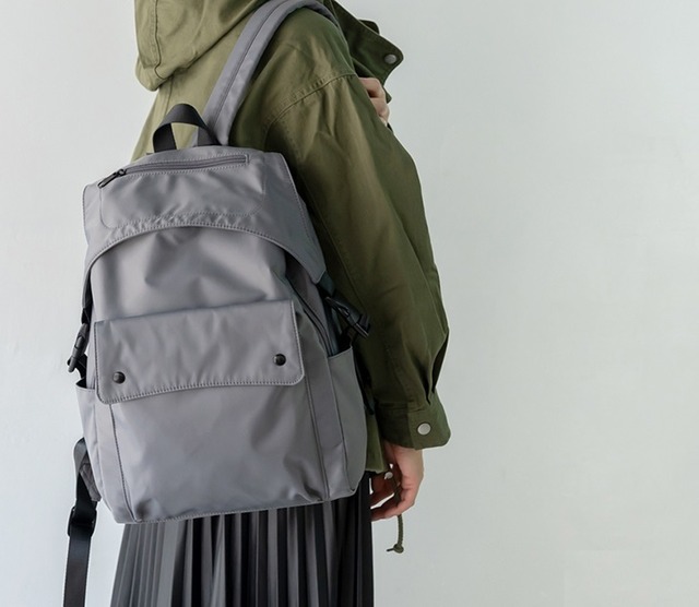 シンプルなのにオシャレ☆ナイロンリュック