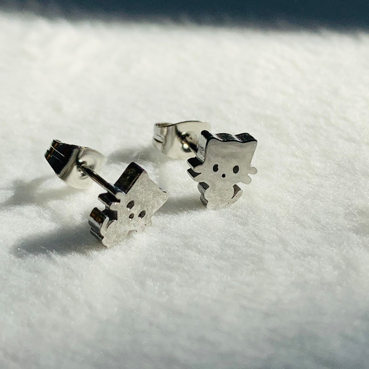 キャットピアスC