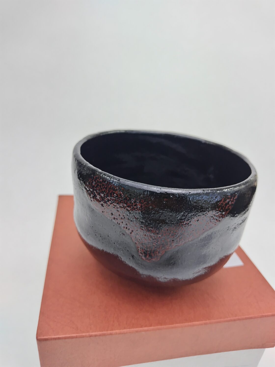 W202 京焼・清水焼 黒楽茶碗 佐々木松楽作 化粧箱入 楽焼 陶器 工芸品 