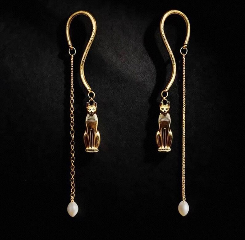 【4月新作アイテム】【合計5999円以上で購入可能】cat desiph pierce 猫バステト神デザインロングピアス