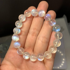 透明度抜群♪ペリステライトブレスレット