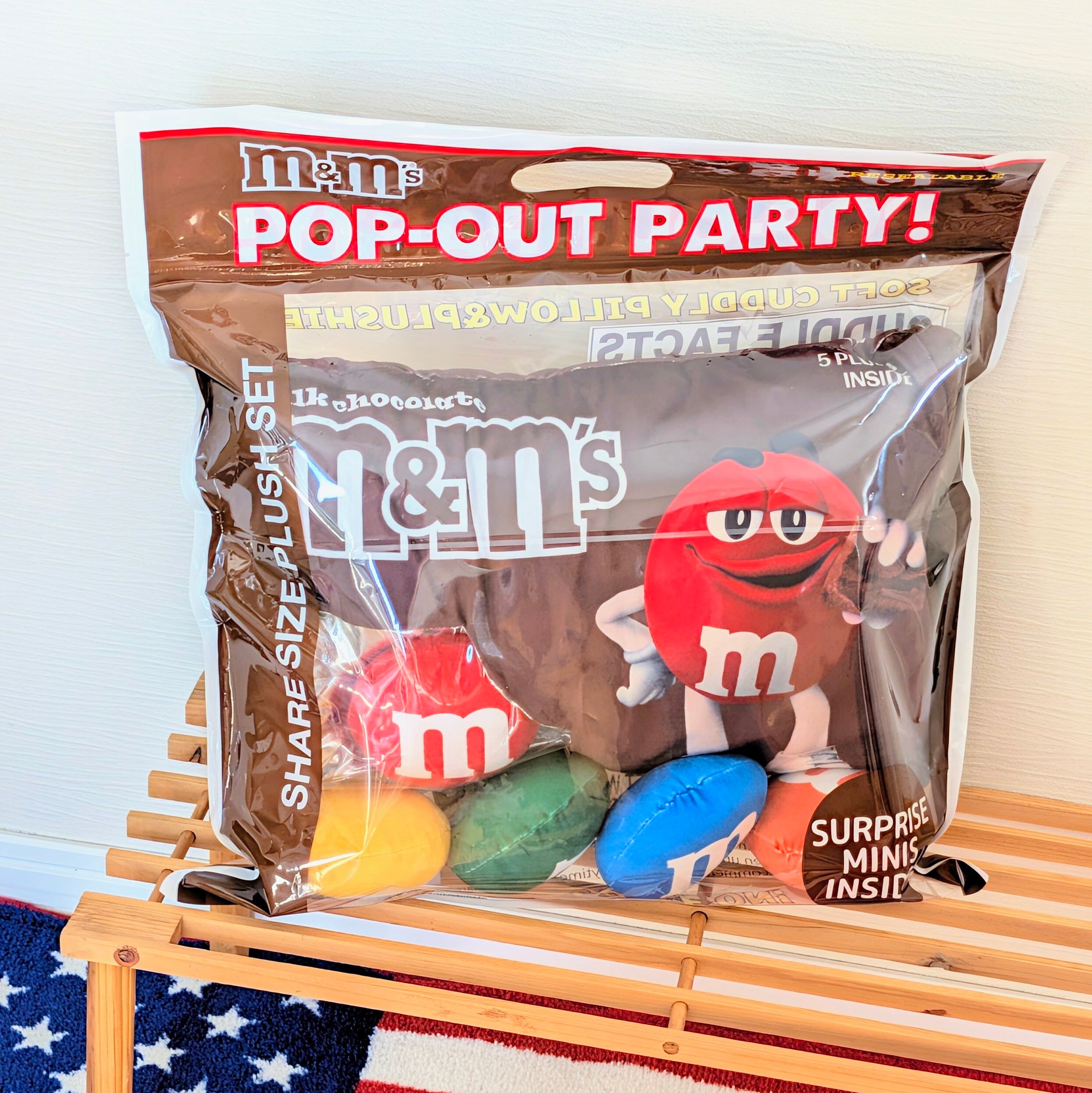 ✨️プレゼントで貰ったらめちゃ嬉しい♡✨️【 m&m's ( エムアンドエムズ ) 】 Snack Bag Plush Pillow Set / 5チョコレートプラッシュ in パッケージクッション〚アメリカン雑貨 アメトイ〛