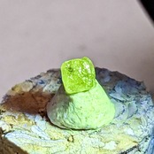 【883】蛍光ダイヤモンド 0.17ct