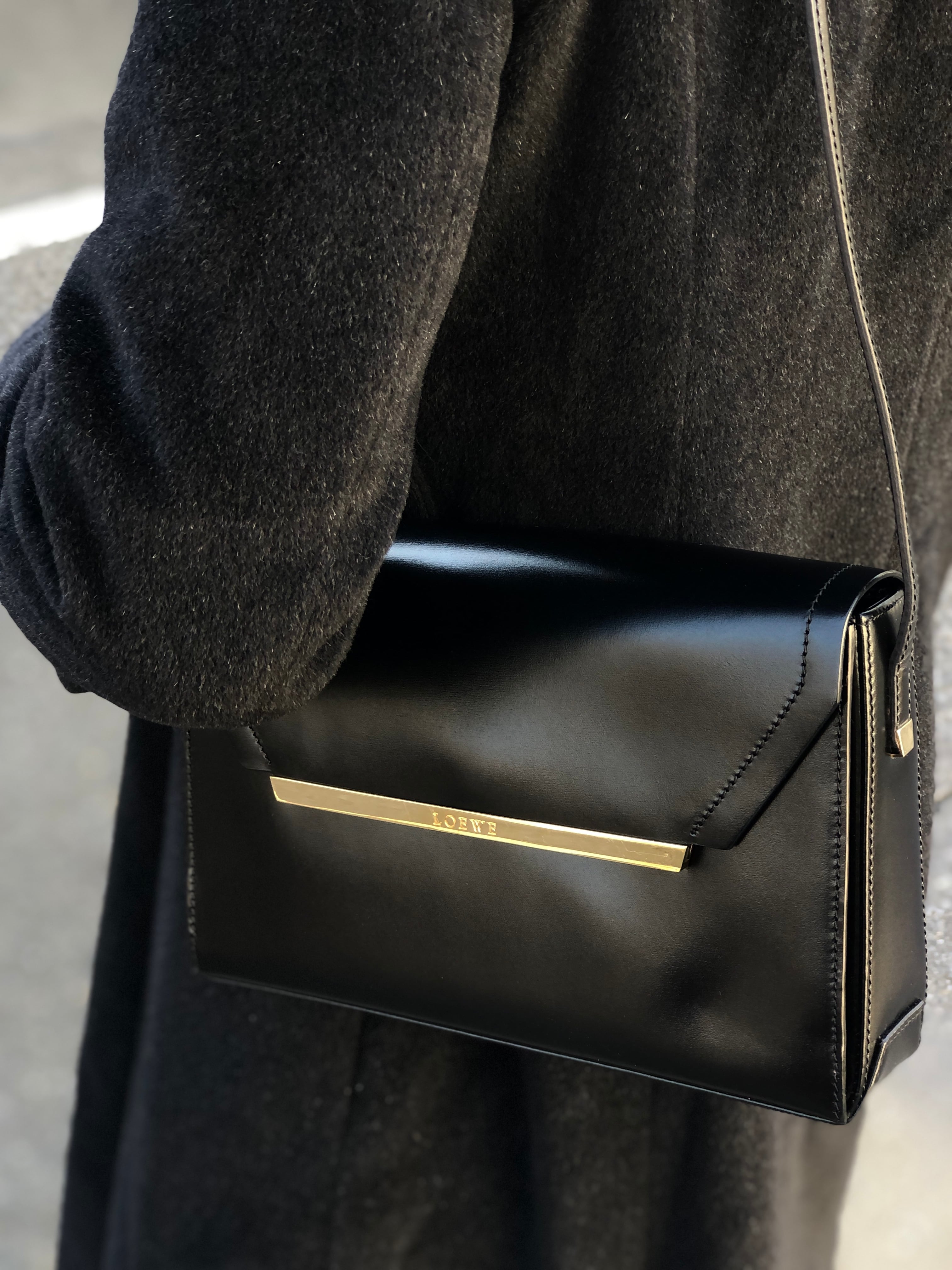 LOEWE ロエベ ショルダーバッグ ブラック ロゴ レザー vintage ヴィンテージ オールド unjut8