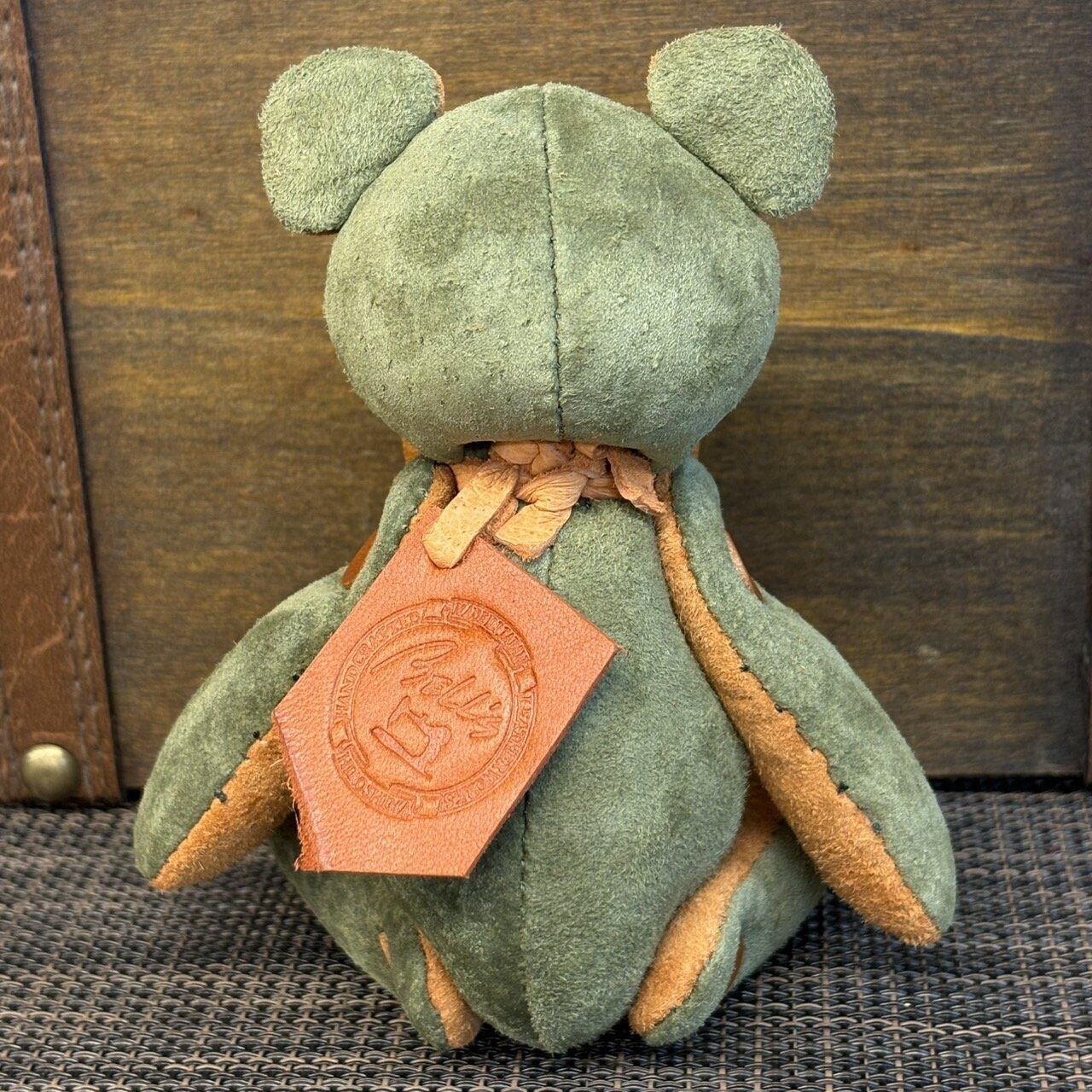 【ピッグスウェード】のベルベア★マイスターの手作り「ベルズベア」うぐいす×キャメル系　写真の1点販売です