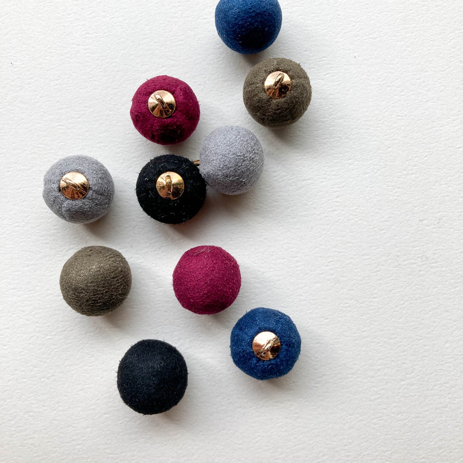 22 ボンボン ビーズ パーツ おまとめ｜ハンドメイド・手芸