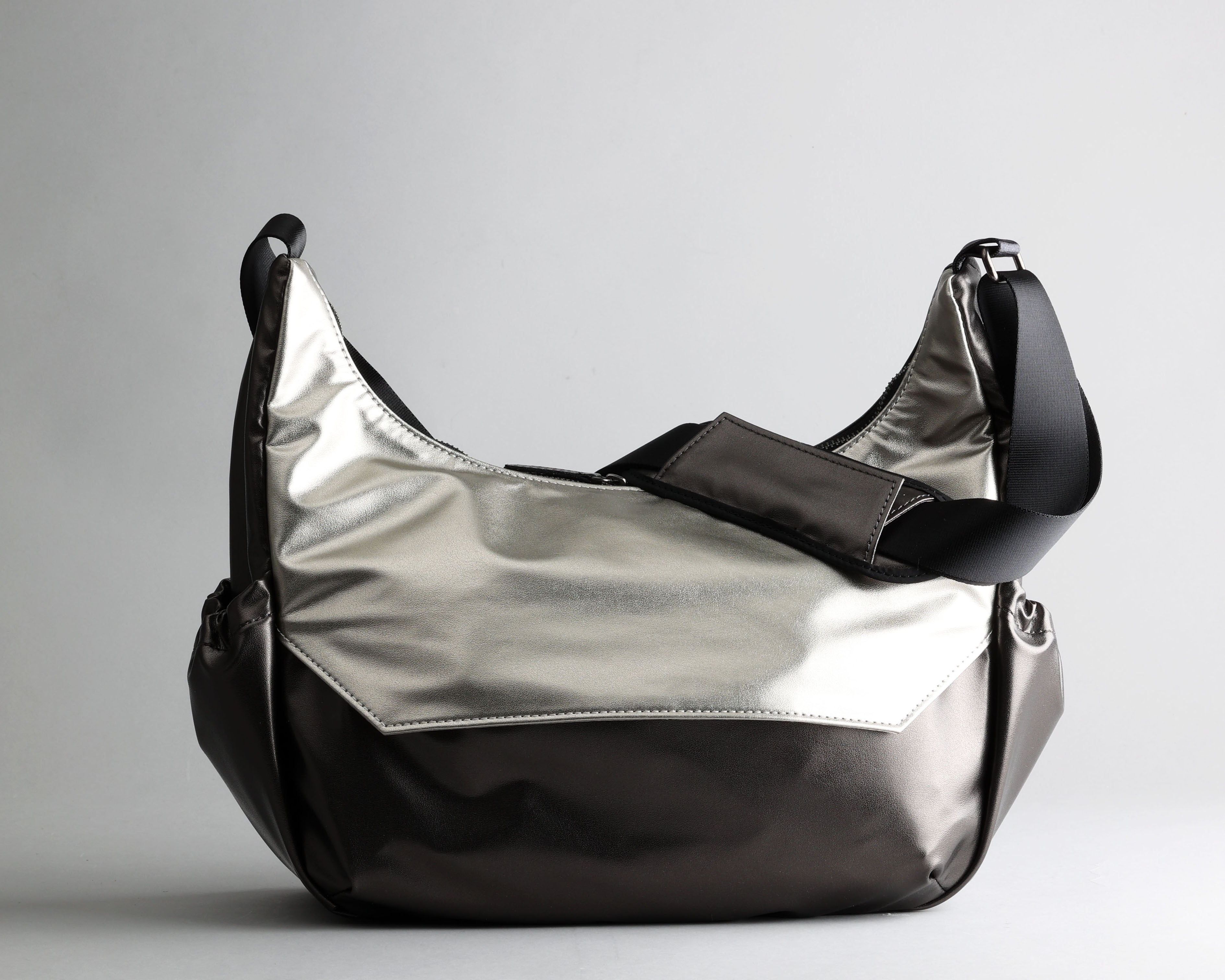 LAUT Camera Bag Shoulder M Bronze × Champagne Gold 日本製 カメラ 