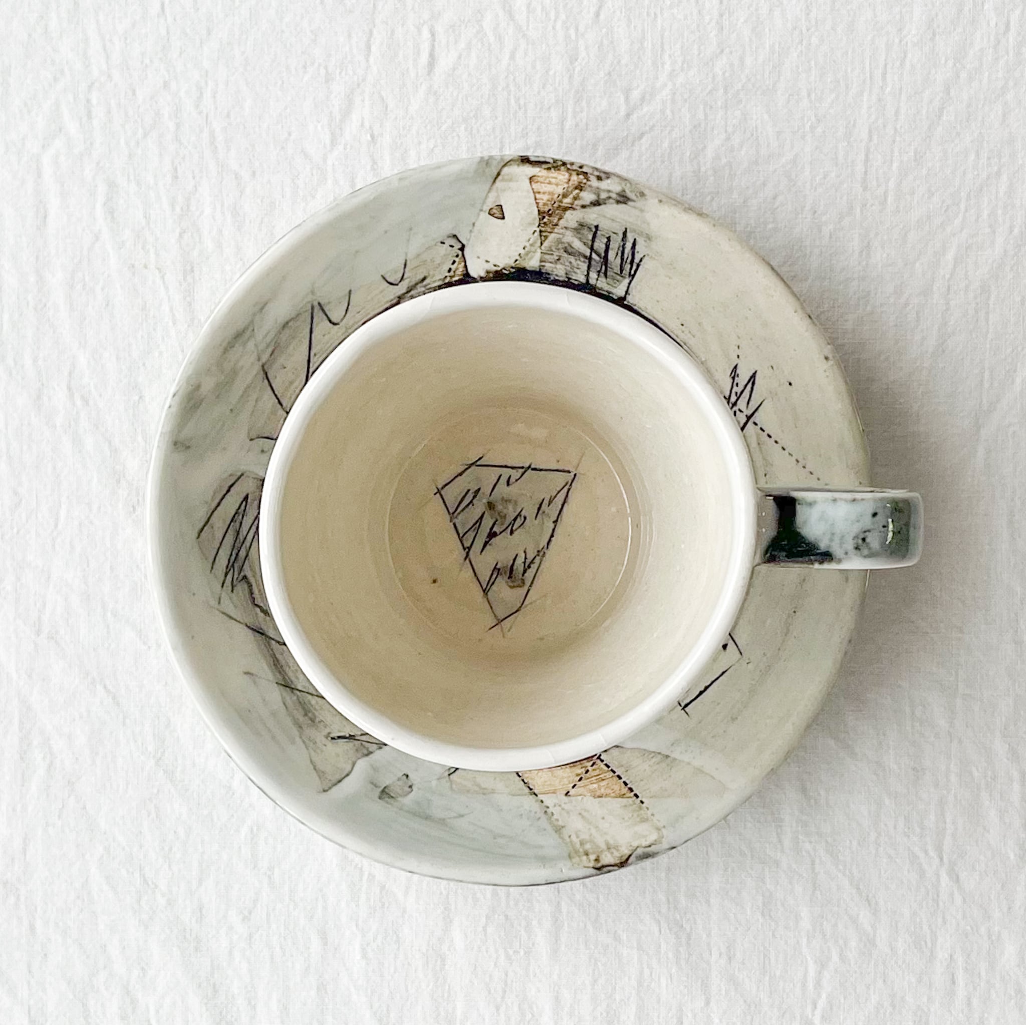 線刻カップ＆ソーサー【白色】 | Kamani | 多治見で営む 美濃焼器のWeb