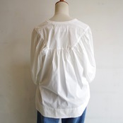 U PHORICA　V Gather Blouse