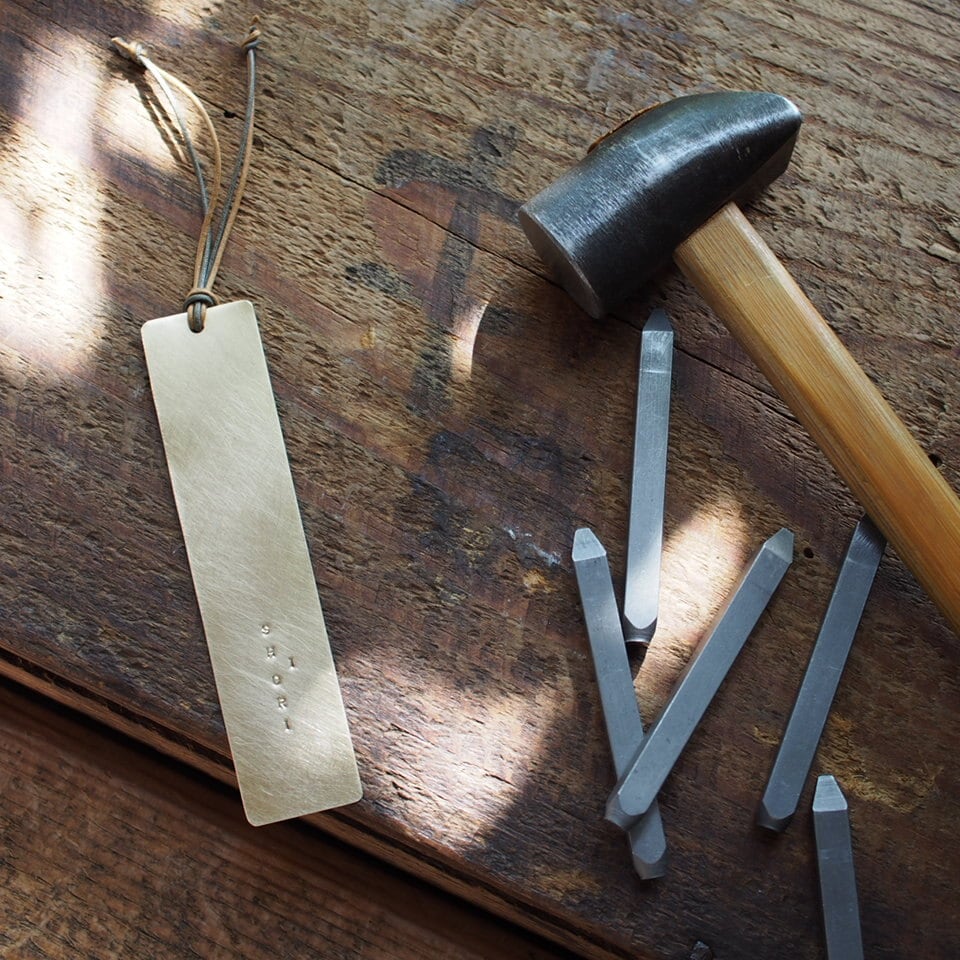 しおり | :kanasagehashi