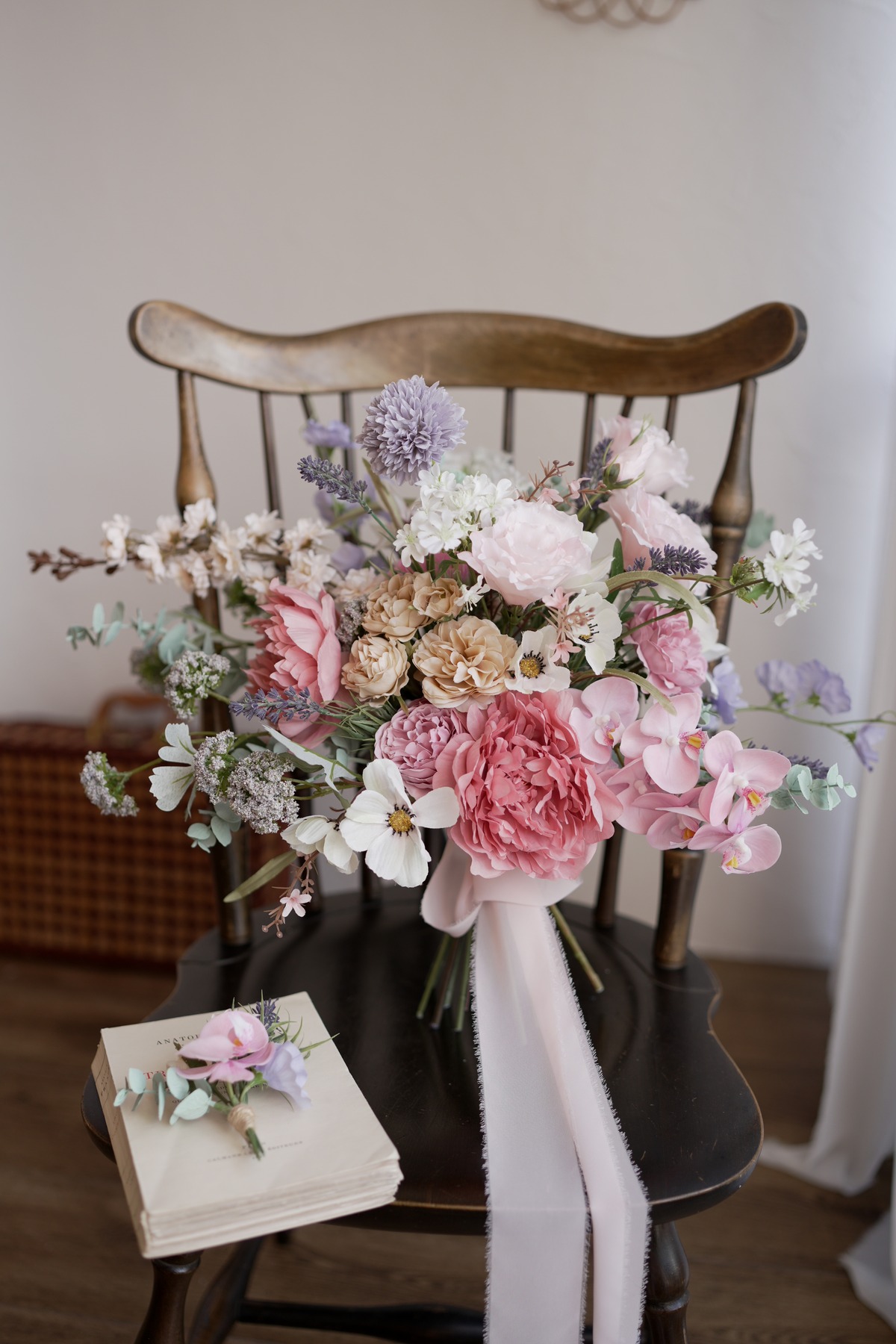 Boutonnière pêche - Aux mille et une fleurs