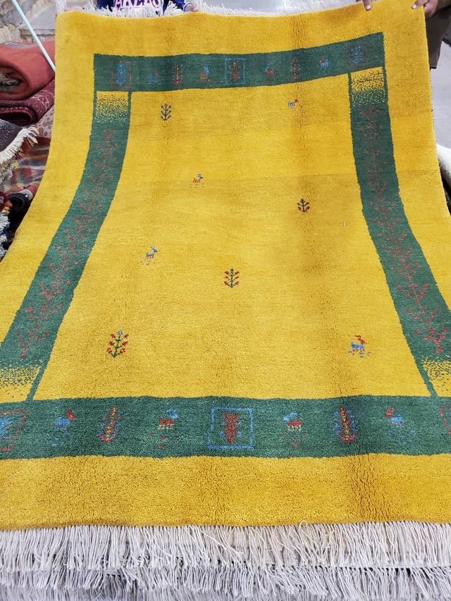 絨毯クエスト43 前編【No.5】Gabbeh ※現在、こちらの商品はイランに置いてあります。ご希望の方は先ずは在庫のご確認をお願いします。