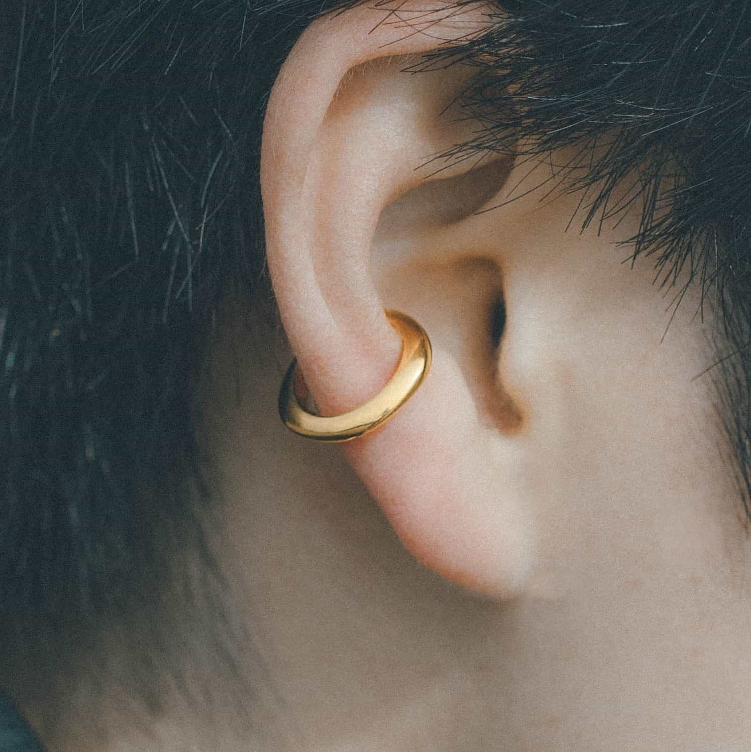 hoop ear cuff (gold) #e3 | garcia