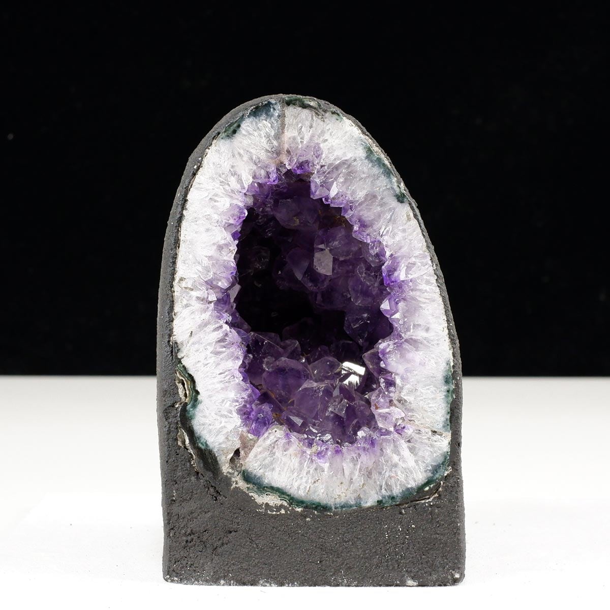 1.3Kg アメジストドーム ウルグアイ産 アメジスト ドーム ジオード 原石 置物 カペーラ 一点物 174-2266