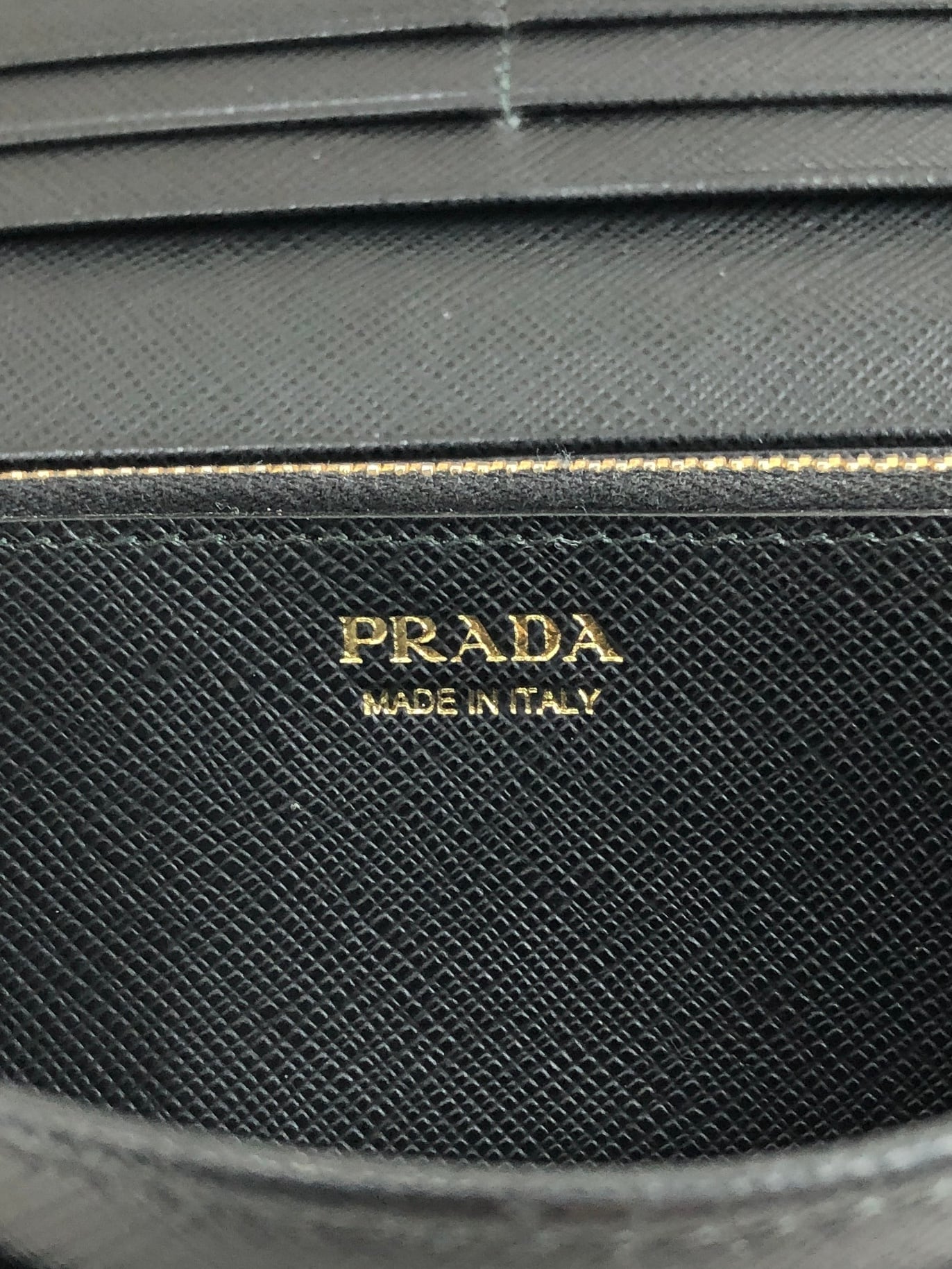 PRADA プラダ 長財布 ブラック トライアングルロゴ サフィアーノレザー
