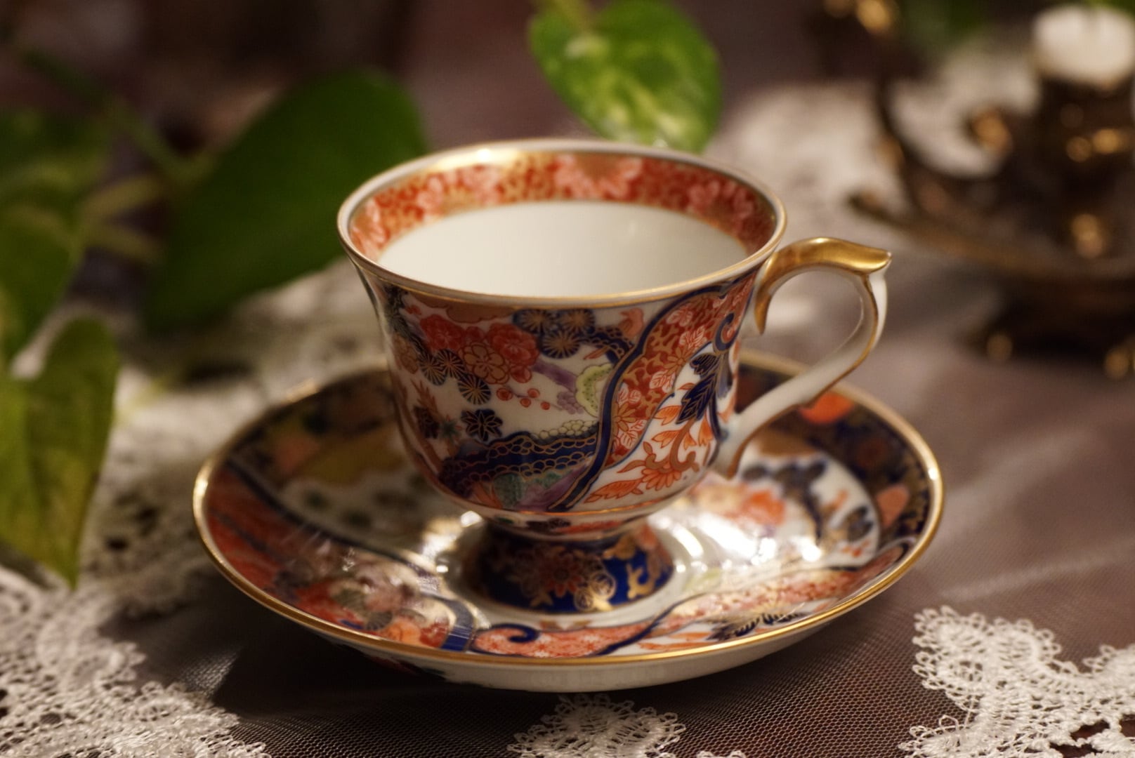 有田焼 錦金彩 古伊万里写し 松竹梅と鳳凰のカップ&ソーサー