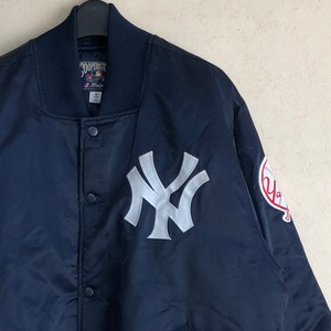 【Mサイズ】Majestic社製 New York Yankees ニューヨーク ヤンキース 中綿入り肉厚 スタジャン