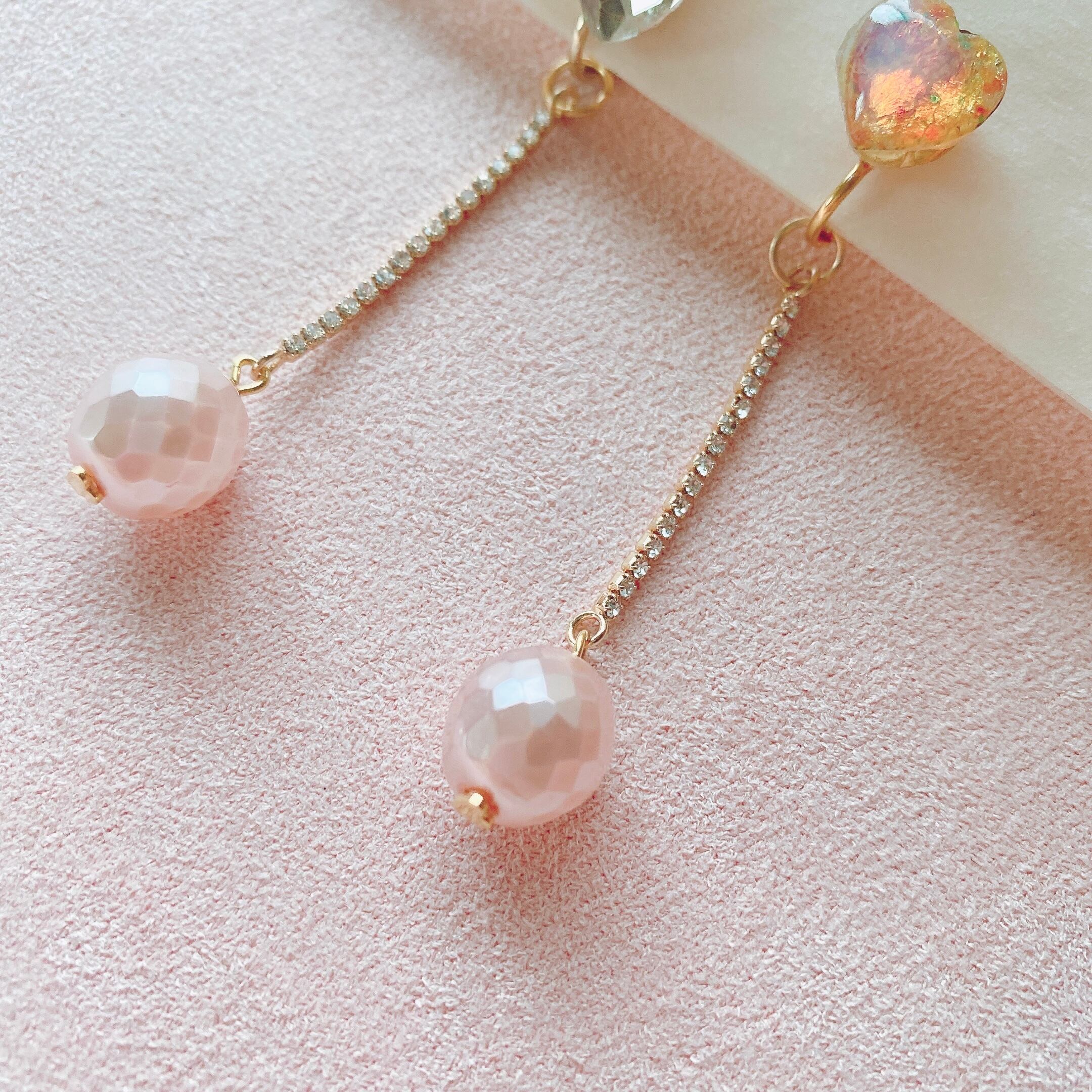 White Rosy You ♡ カボション使いの耳飾り