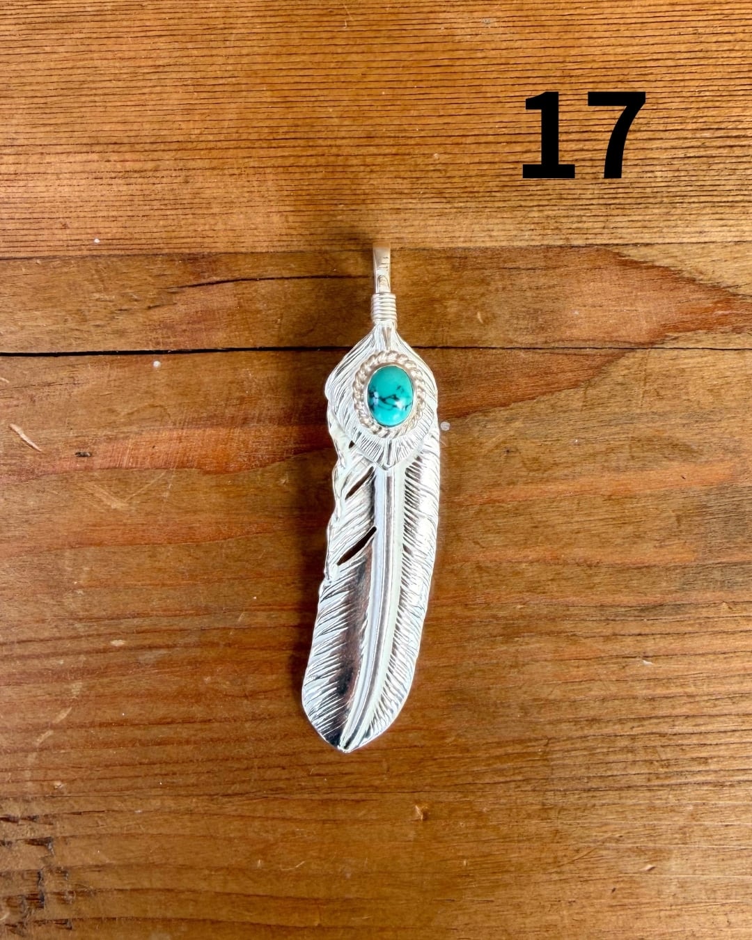 【NEWカラー入荷！】上銀銀縄天然ターコイズ付き特大フェザー（右向き）
