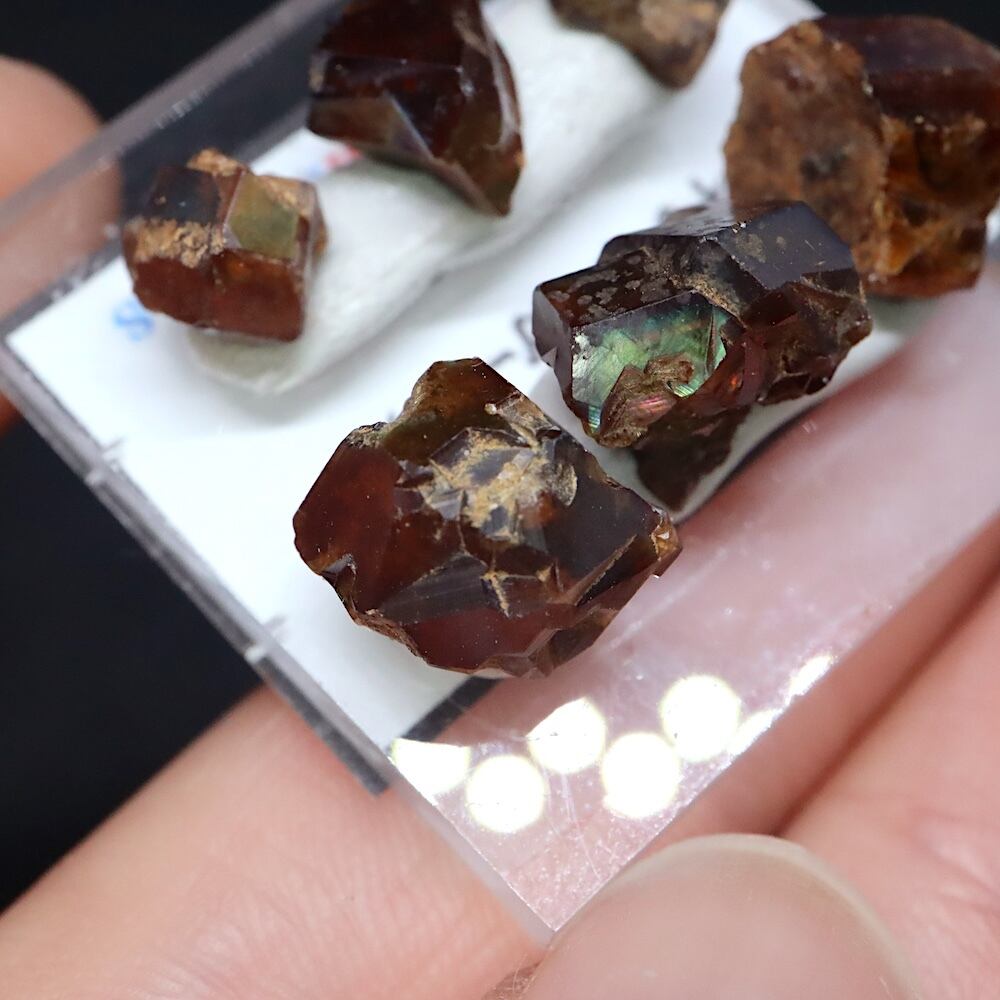 6つセット！ レインボー ガーネット 灰鉄柘榴石 原石 AND154