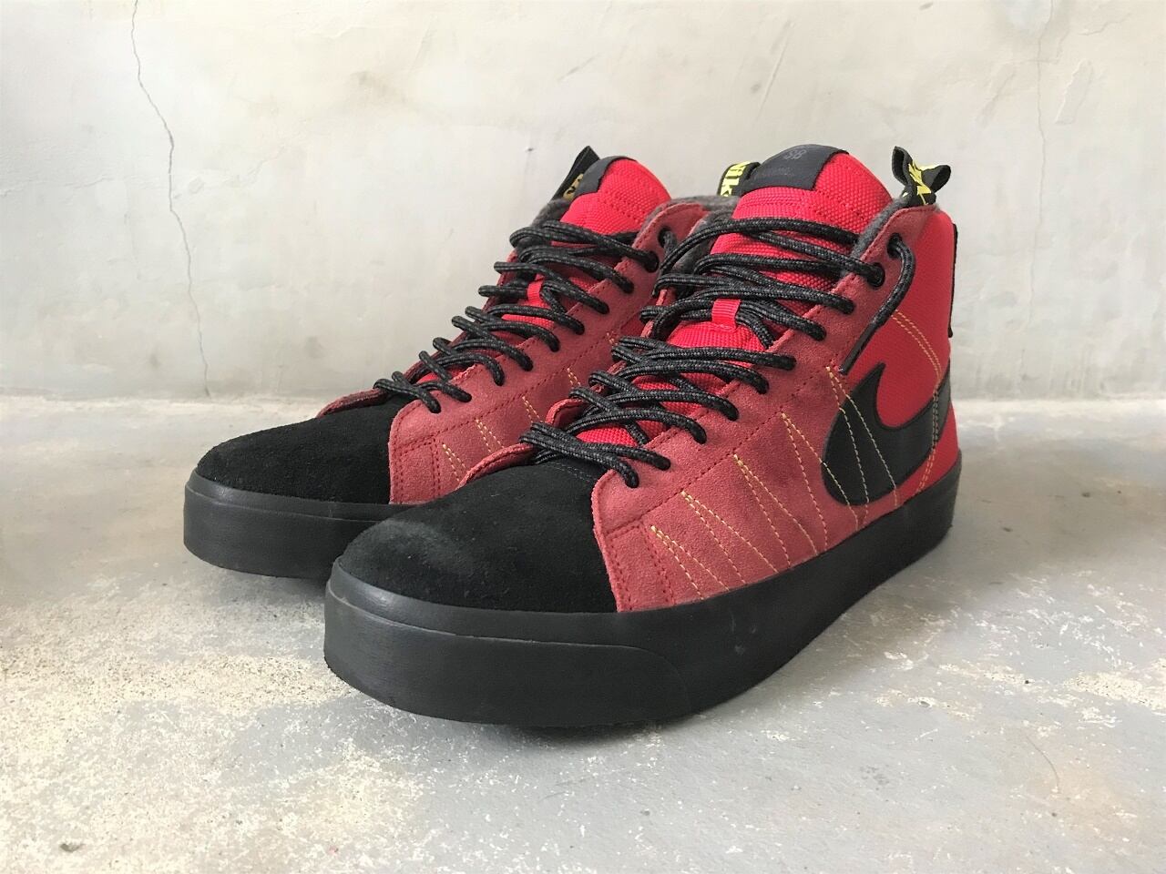 2022 NIKE SB ZOOM BLAZER MID PREMIUM UNIVARSITY RED/BLACK