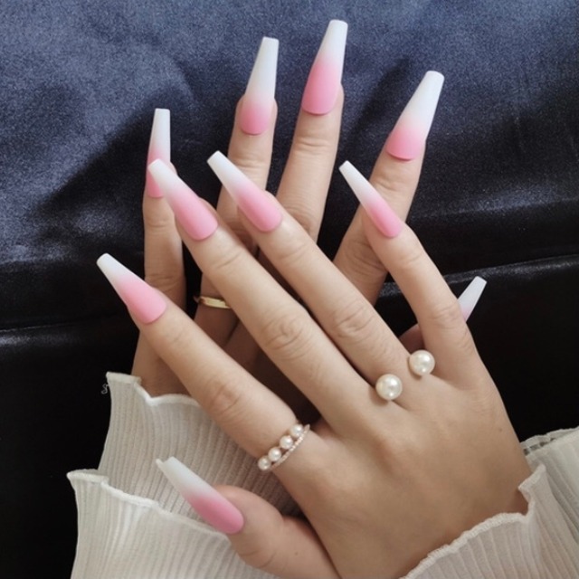 ピンク ホワイトグラデーション ネイルチップ Barbie Queen Online Shop ピンク ホワイトグラデーション ネイルチップ Barbie Queen Online Shop
