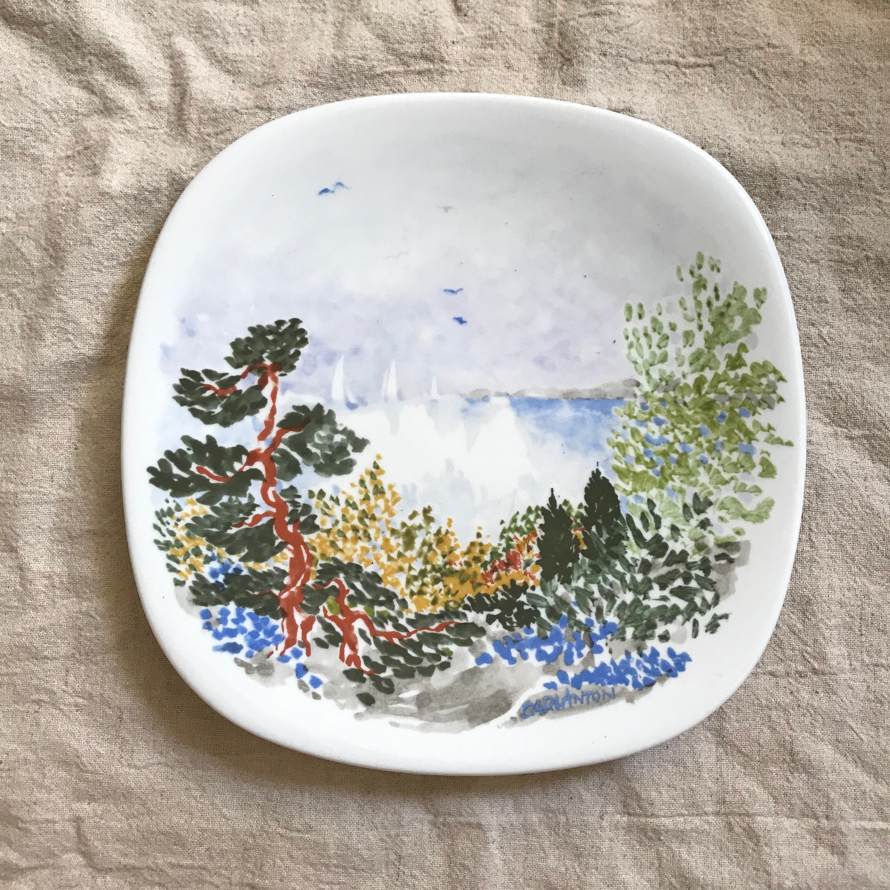 海辺の風景の飾り皿