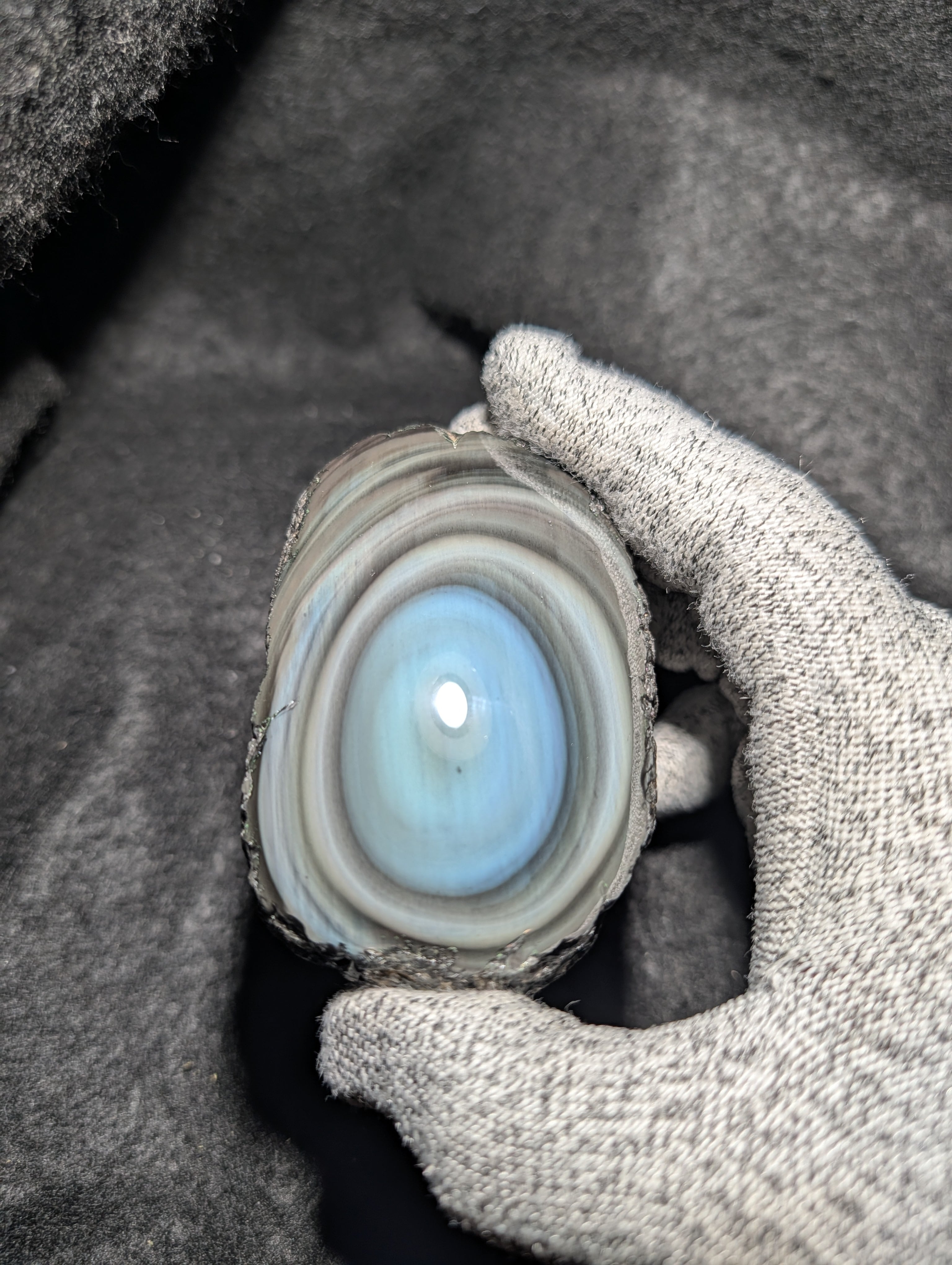 深青の光を宿す黒曜石（両面研磨品） | 玲瓏石工房 - Reiro Stone Studio
