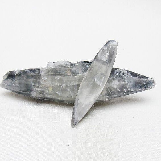 レーザークリスタル 水晶 クラスター 水晶 原石 スティブナイト 輝安鉱入り 一点物  172-3391