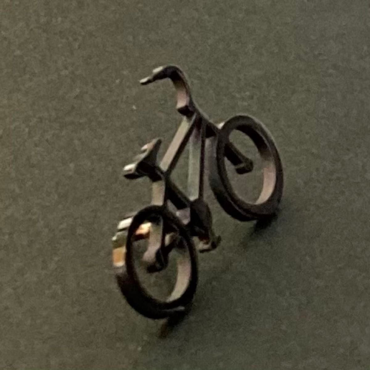 自転車 ピンズ [ ロードバイク・黒 ] ピンバッジ ブローチ ラペルピン