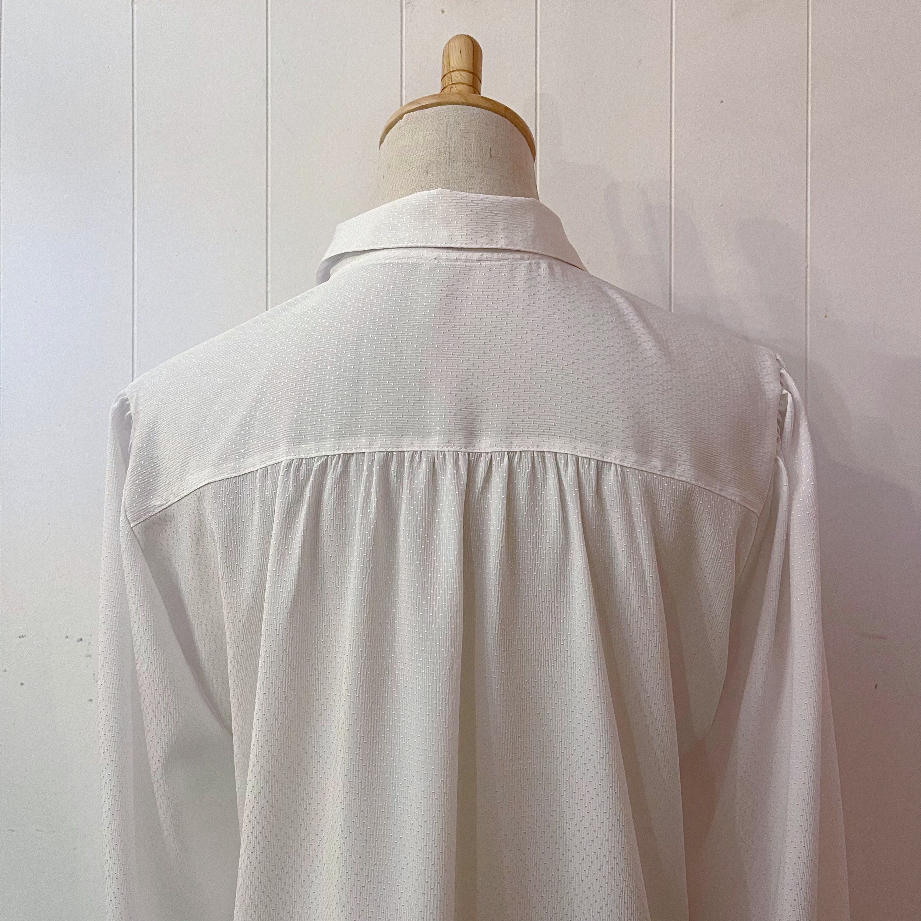 flower lace pintuck blouse