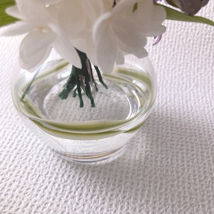 魔法のお水を使ったお供え花 粋 スイ シリーズ Muku フルール Cube お供え花 お供え菓子 お供えギフト専門店