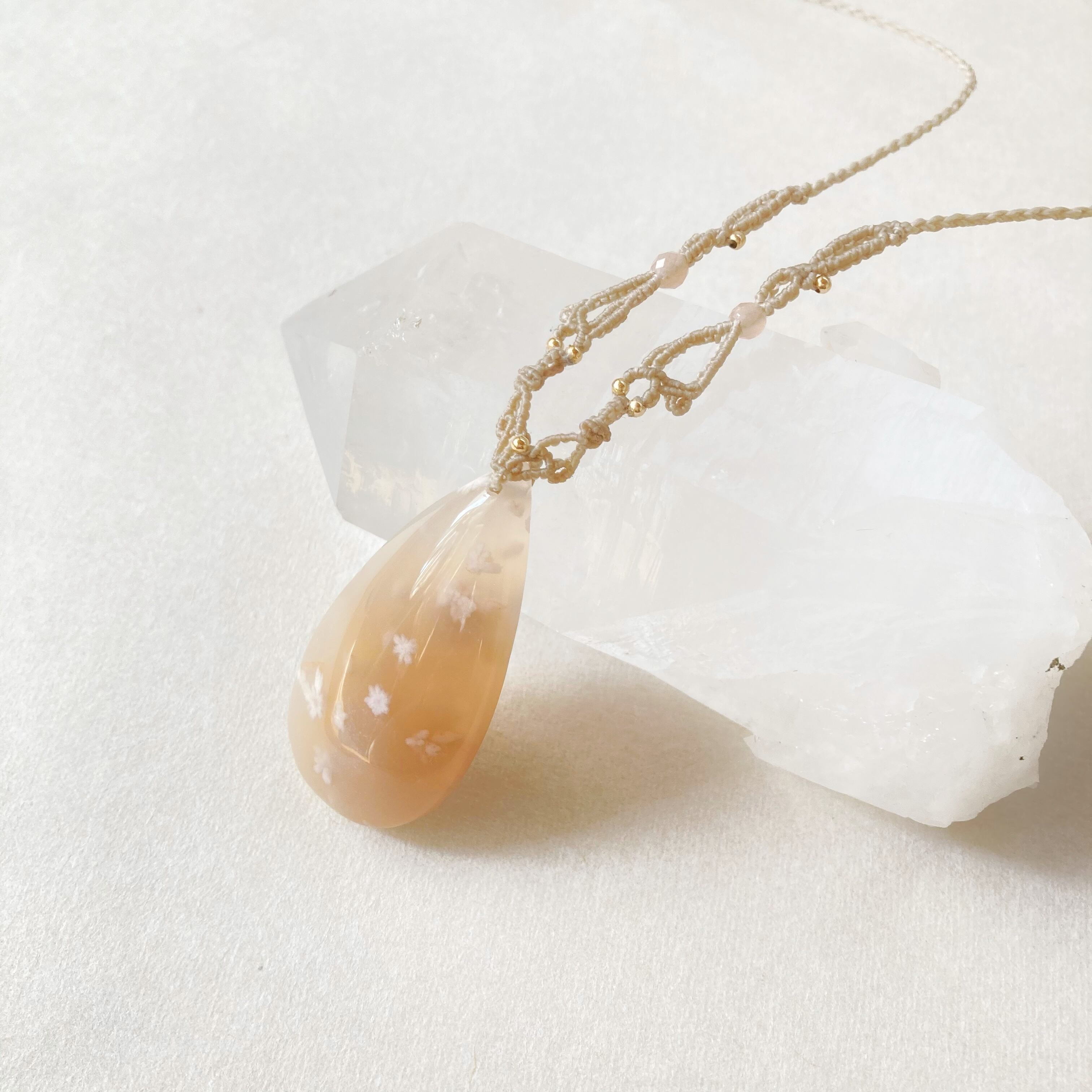 チェリーブロッサムアゲート macrame necklace