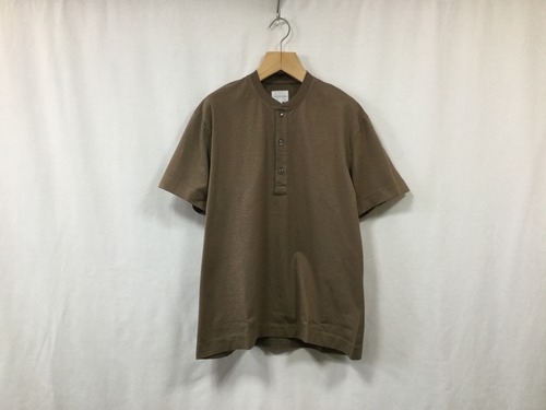 CURLY” HELICAL S/S HENLEY TEE MOCHA”