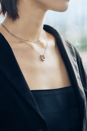 『可憐な仕草』 dot necklace