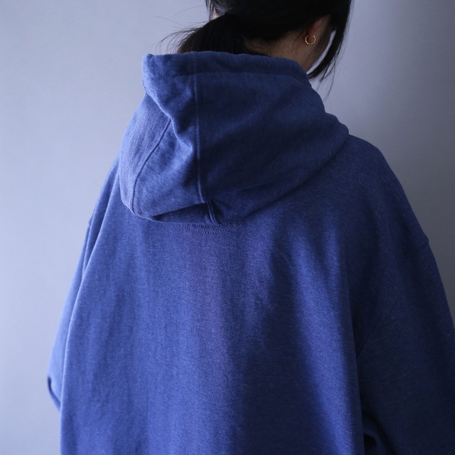 "carhartt" sleeve printed design 3XL over silhouette blue parka