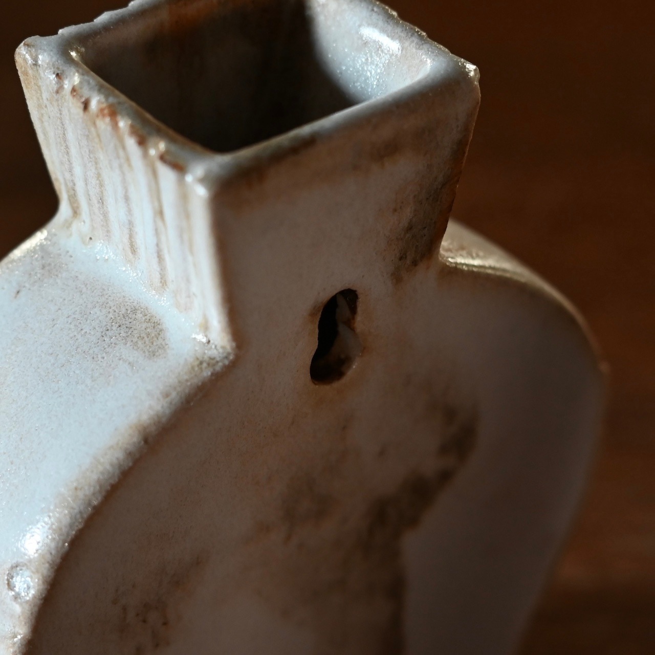 OluNoA / フラワーベース〈 花瓶・花器・一輪挿し・陶器・インテリア・置物 〉