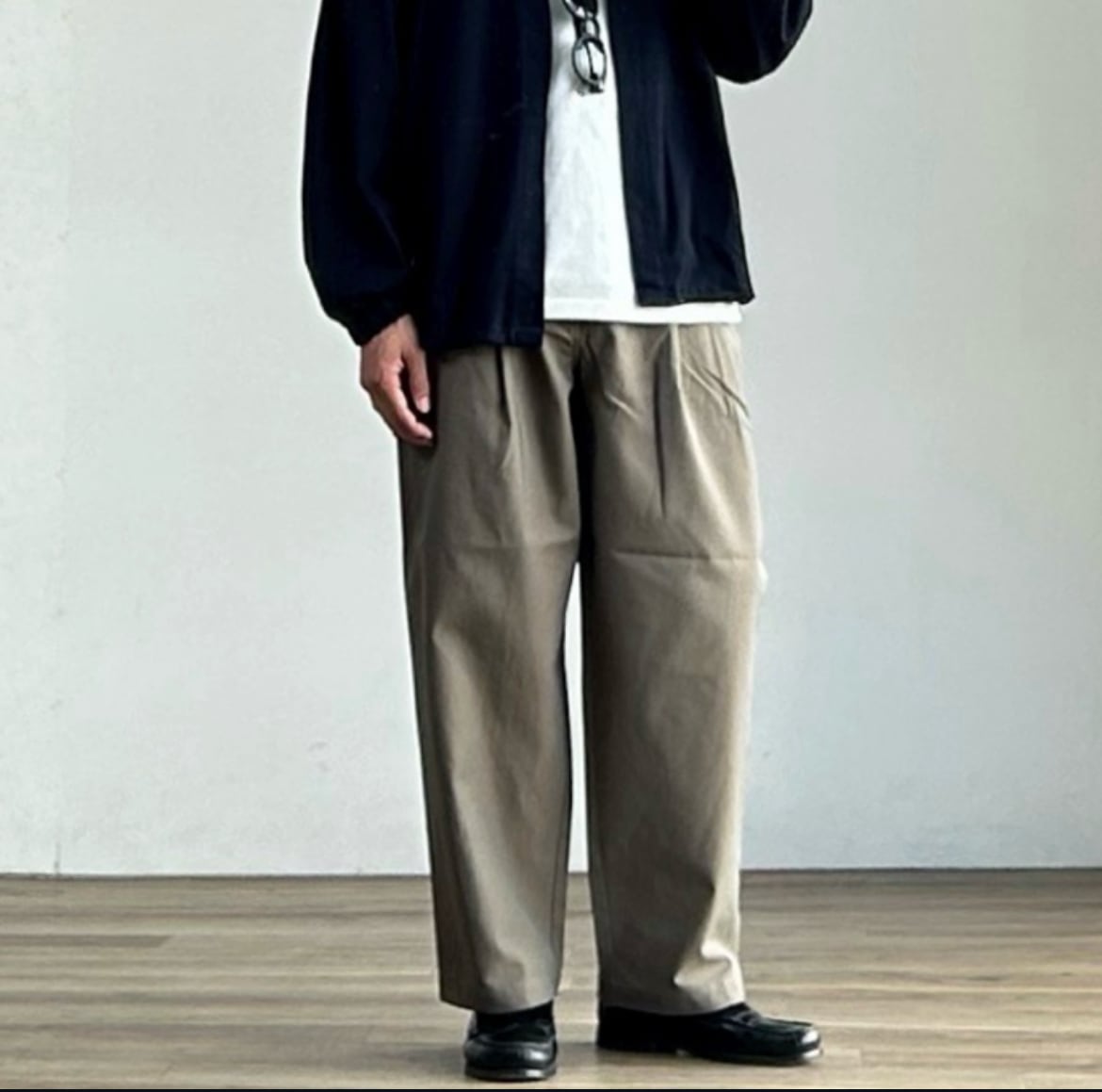 STILL BY HAND | comoda.com