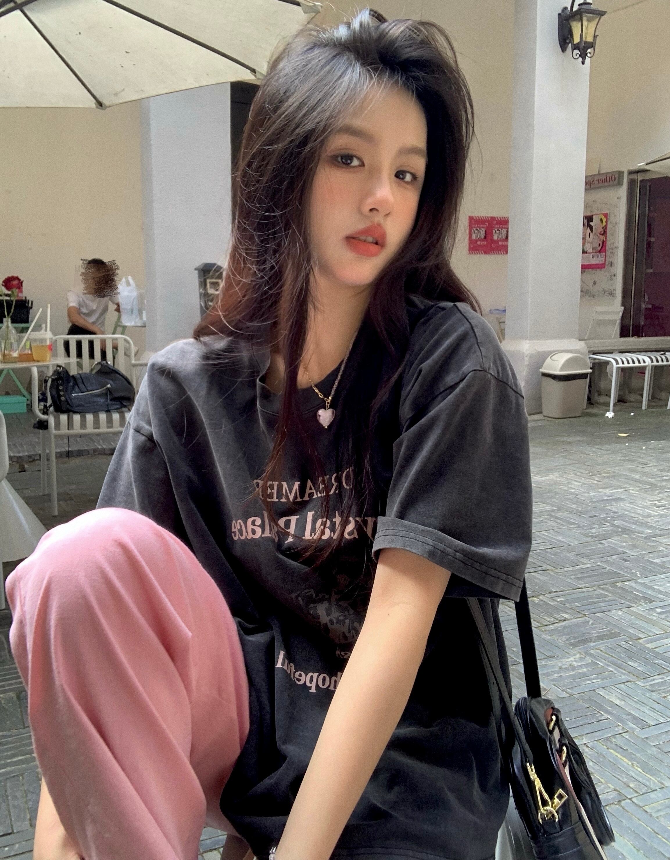 セットアップ ロゴ Tシャツ パンツ 2点セット 上下セット トップス ボトムス ズボン ジャージ 部屋着 ロング丈 ミディアム丈 袖あり 半袖 ラウンドネック ストレート ワイド ハイウエスト ウエストゴム 伸縮性 ツーピース かわいい 大人可愛い カジュアル 大人 おしゃれ