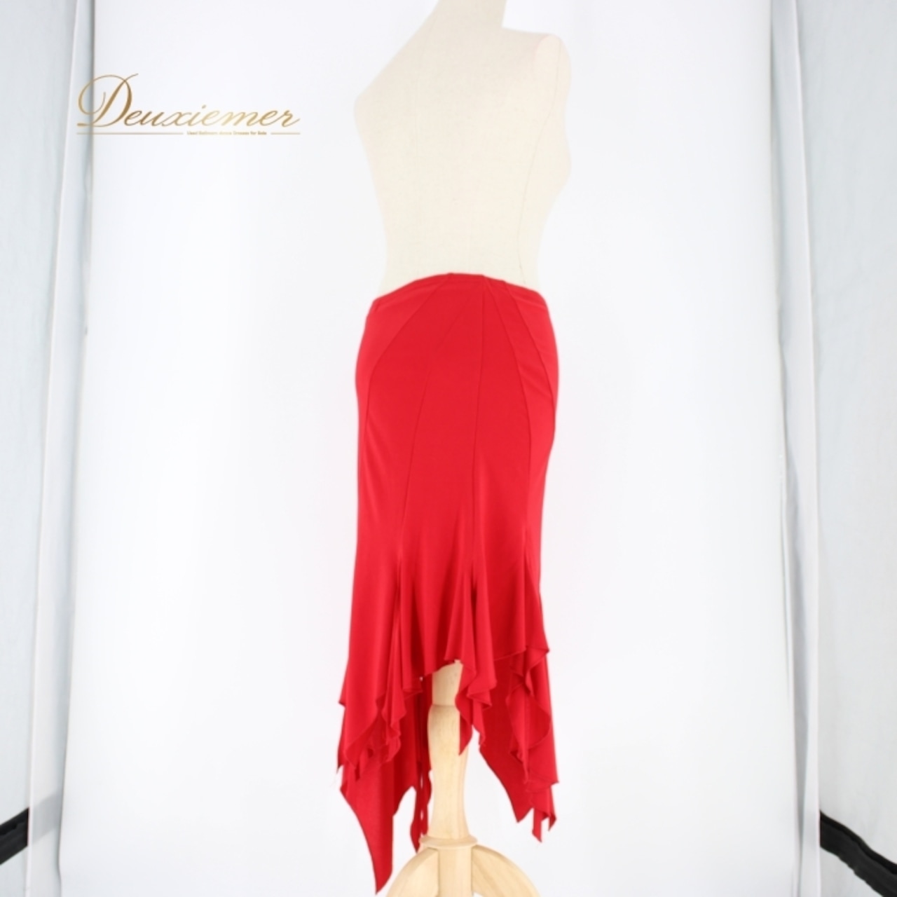 社交ダンス 衣装 スタンダード ラテン スカート レッスンウェア Cuple by T.D.F. TAKA DANCE タカダンス レッド系 赤 派手 スカート 社交ダンス衣装 伸縮性 レディース ダンスウェア フレアスカート インナーパンツ付き Mサイズ ポリエステル ポリウレタン 赤色 フォーマル 練習着 踊りやすい