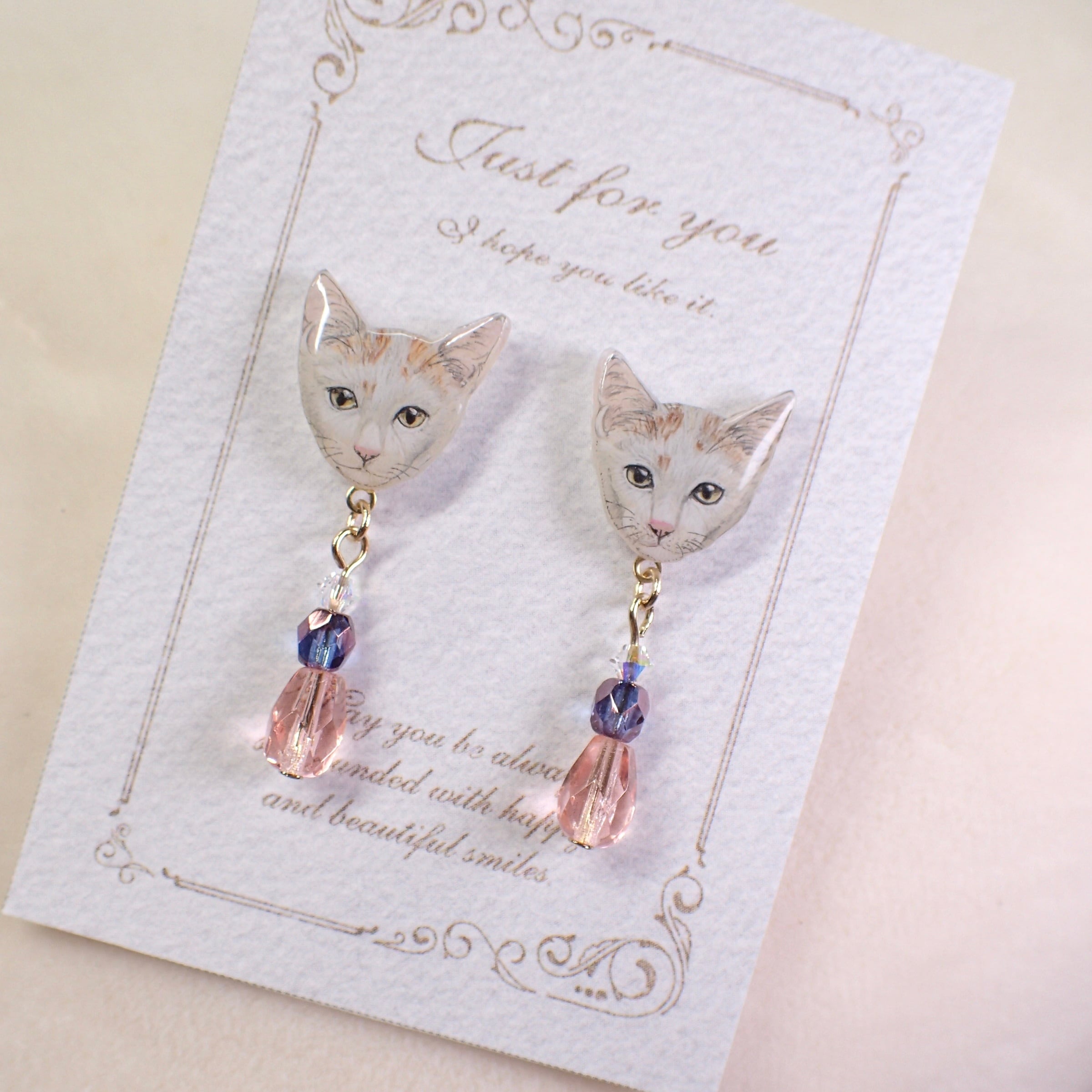 茶白ねこちゃんのピアス | MomoNori